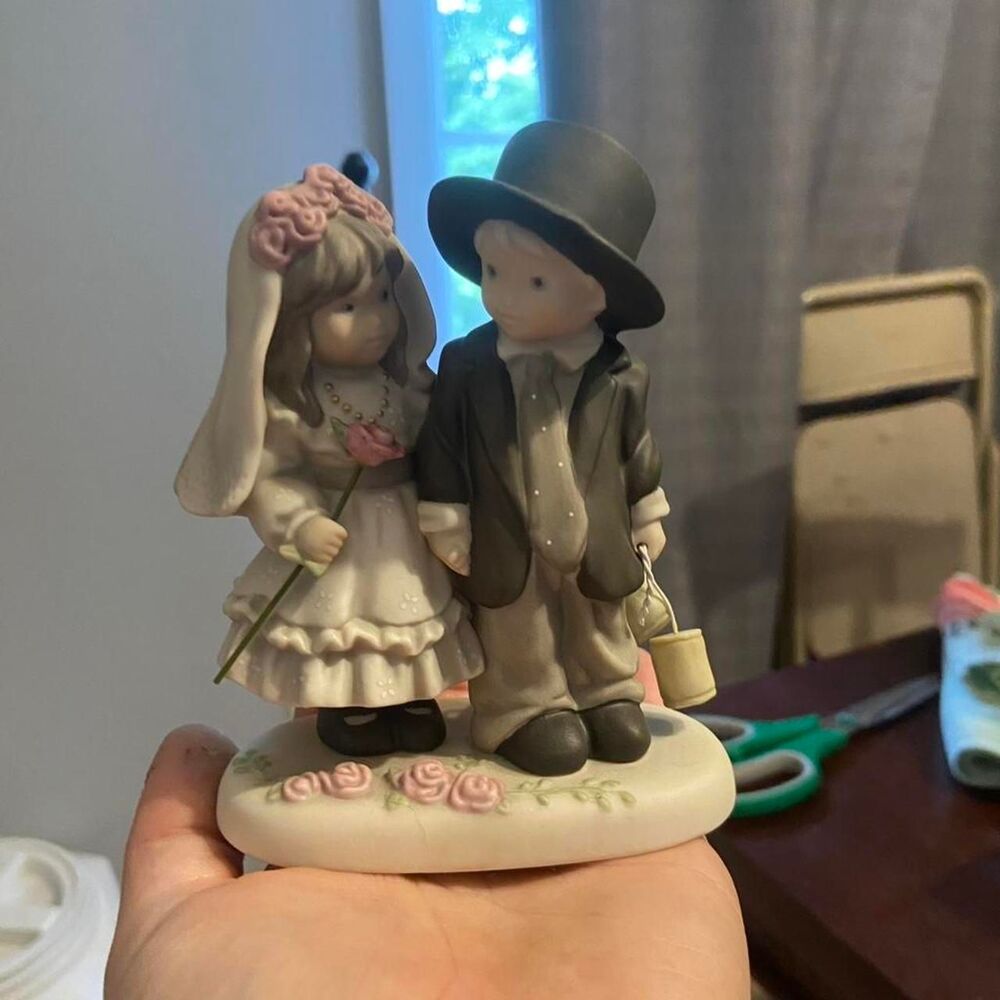 Promises of love Glass figurine